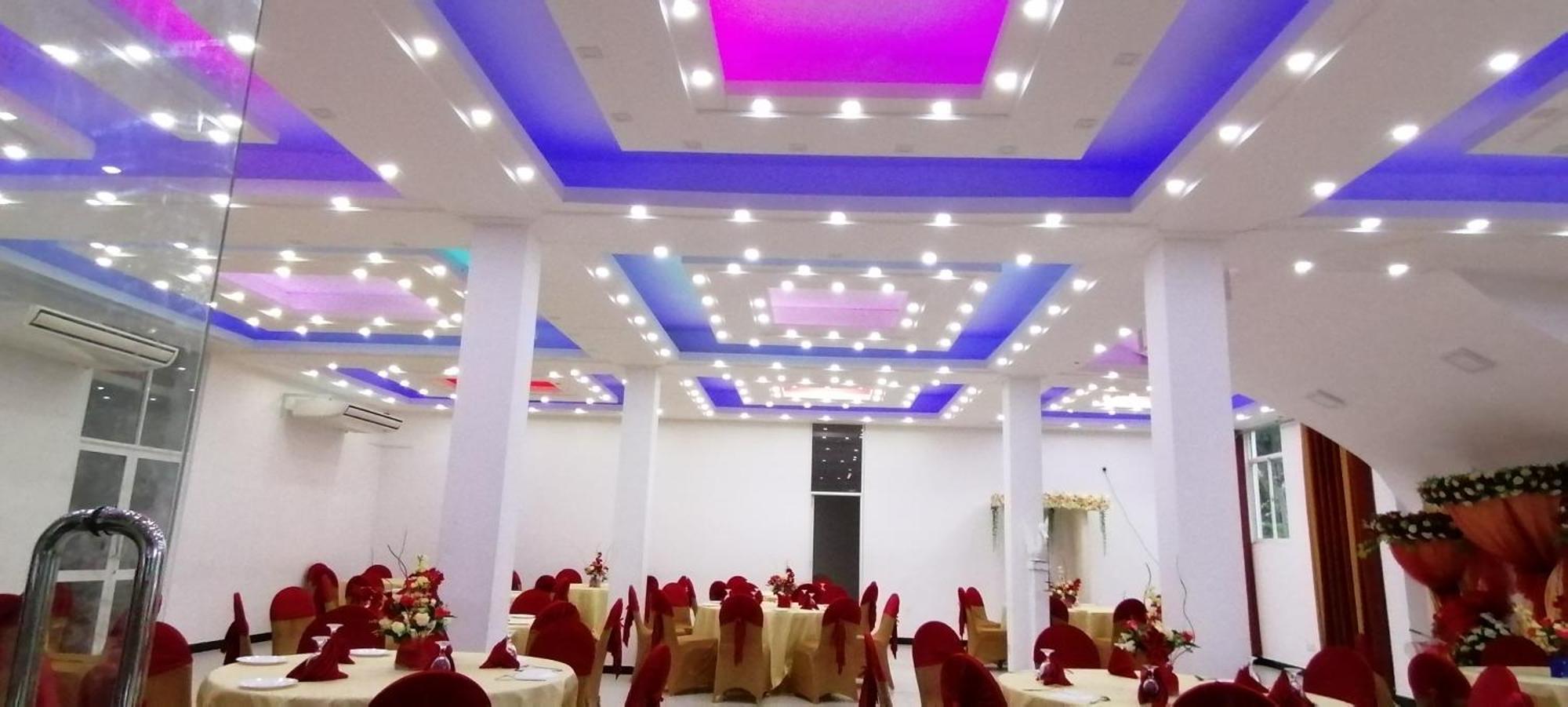Avanya Hotel And Reception Hall Angunakolapelessa Exterior foto